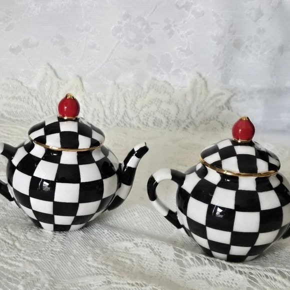 MacKenzie-Childs Courtly Check Salt & Pepper Shakers - Picture 6 of 11
